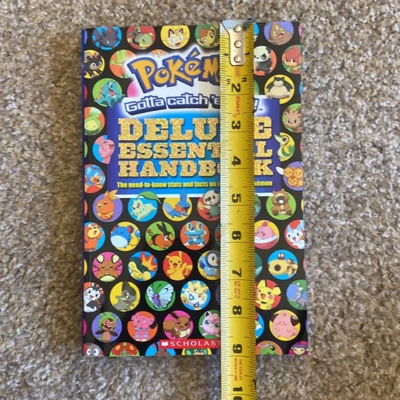 Pokémon Deluxe Essential Handbook - Picture 6 of 7